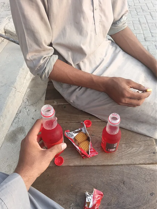 Photo by Ahmad Raees: Treat by Moli bro 😋